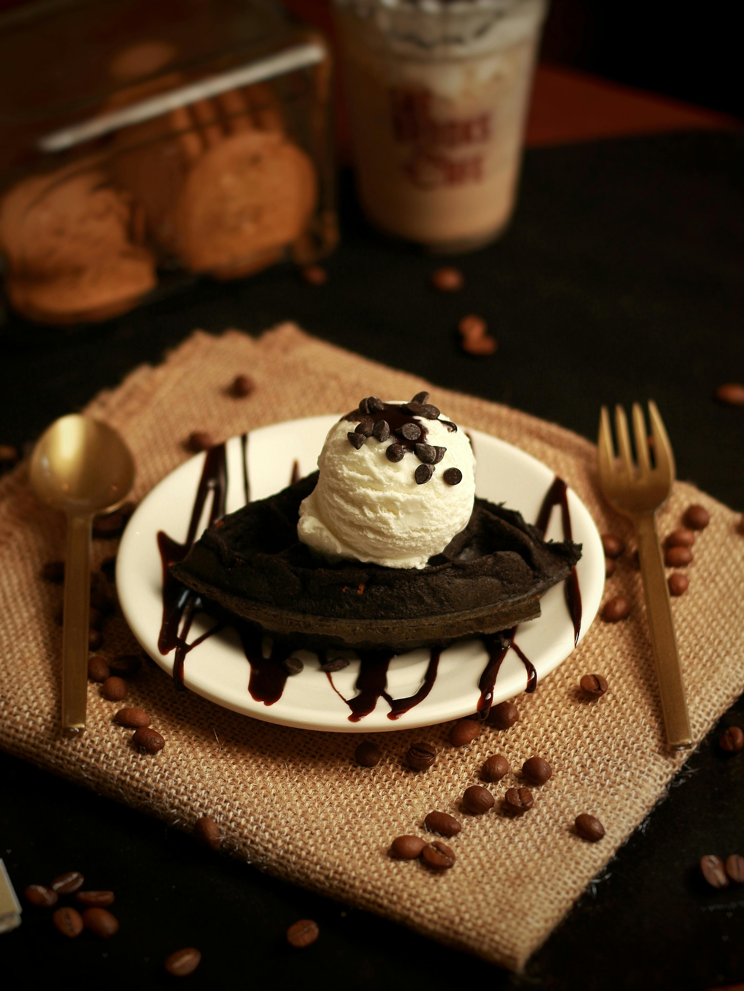 COFFEE CHOCO CHIPS WITH ICE CREAM