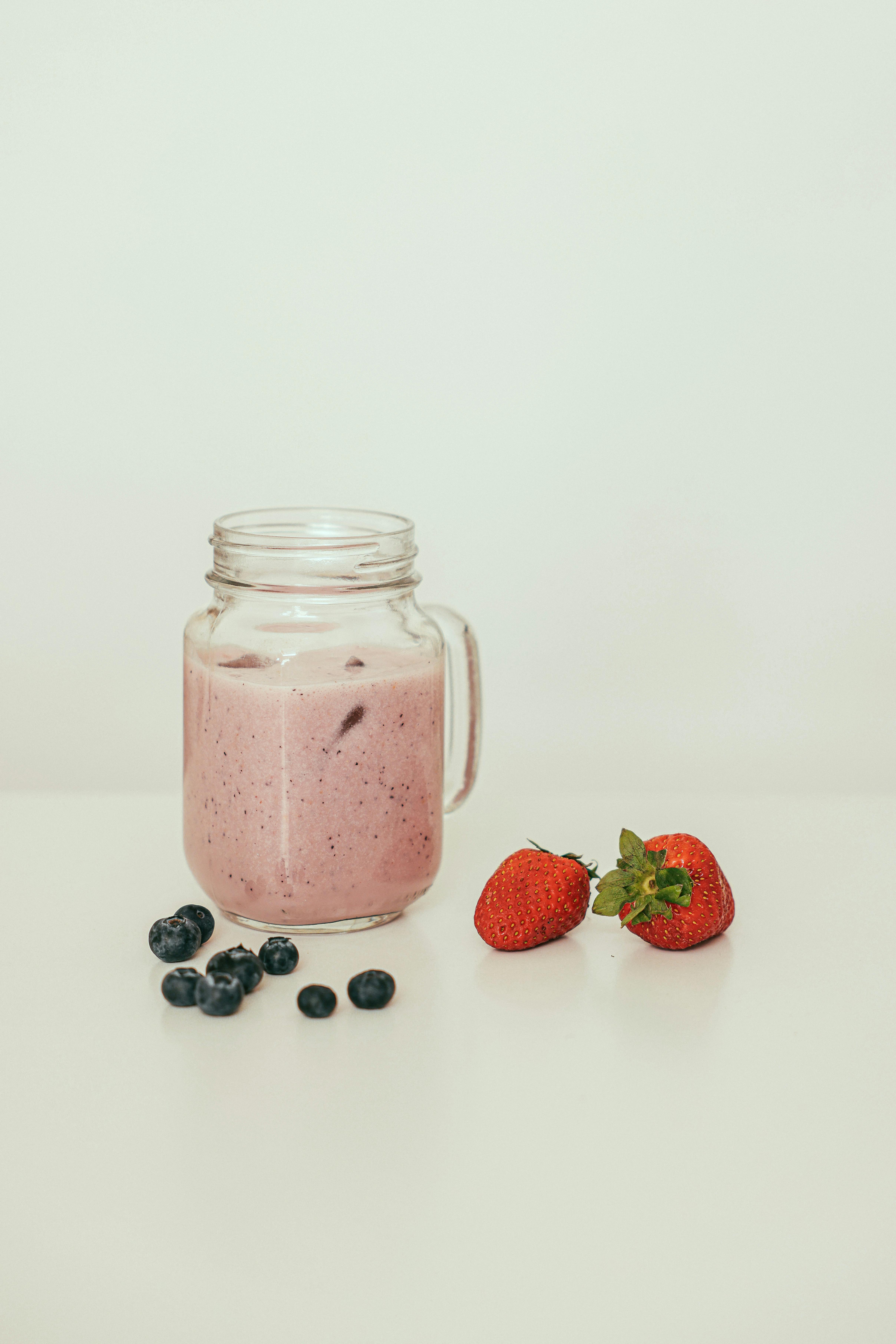 MIXED BERRY SHAKE