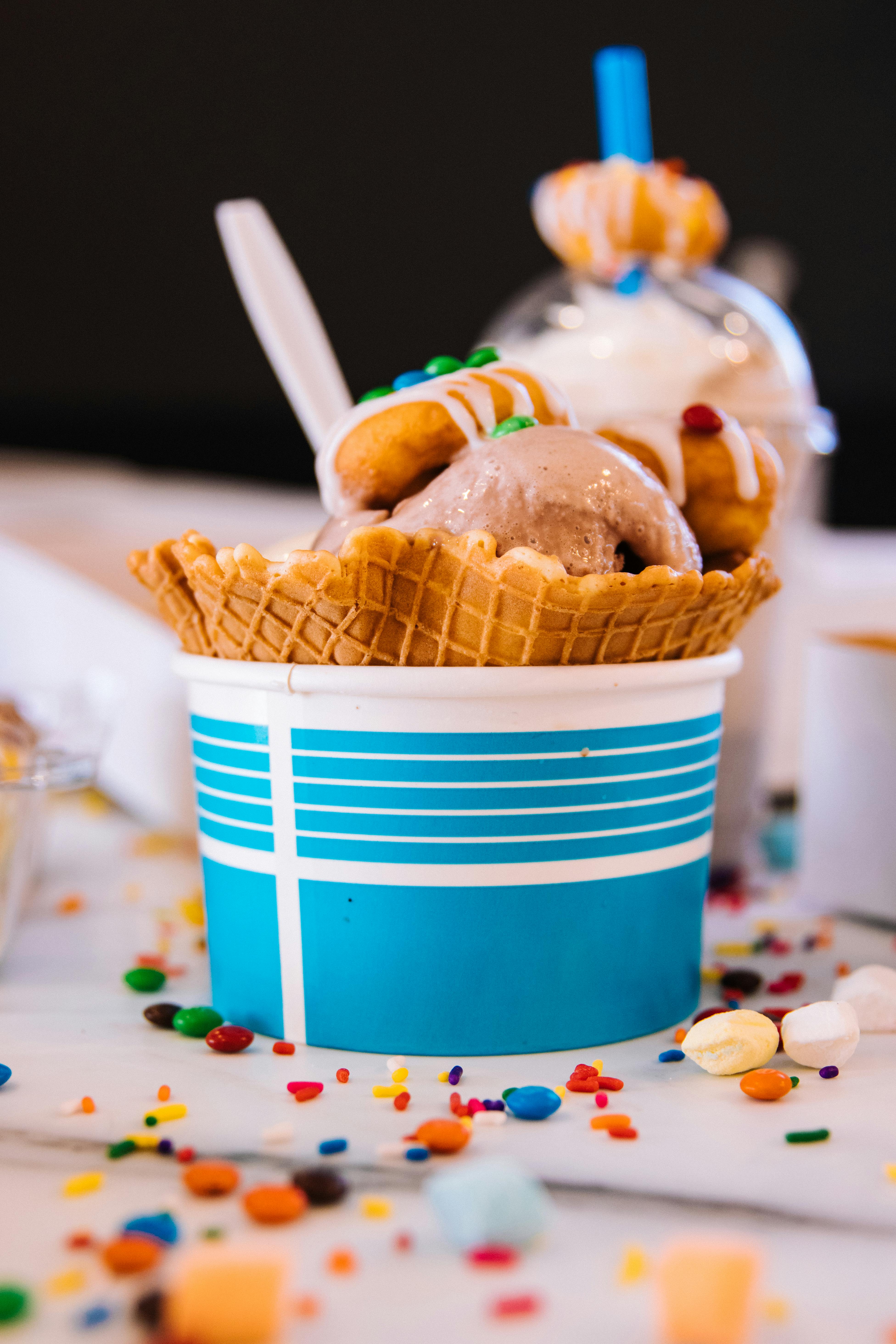 MAKE YOUR OWN SUNDAE